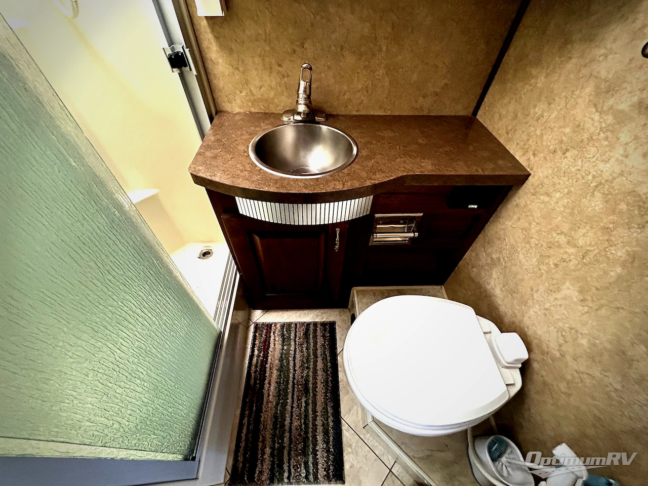 2013 Fleetwood Excursion 33A Photo 12