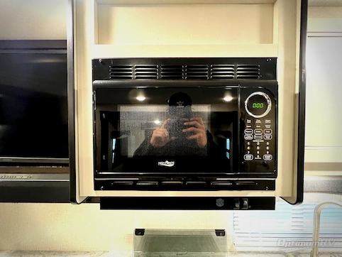 2022 Highland Ridge Range Lite RL212FB RV Photo 3