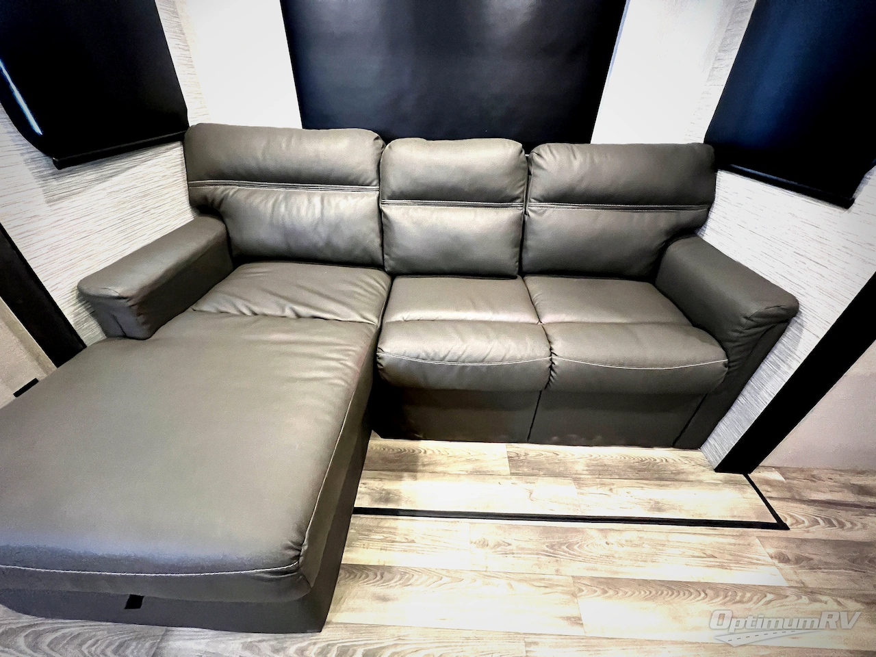 2022 Highland Ridge Range Lite RL212FB Photo 7