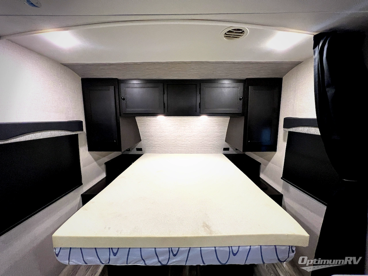 2022 Highland Ridge Range Lite RL212FB Photo 14