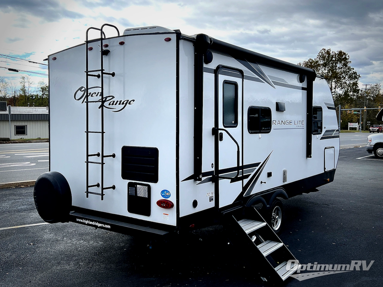 2022 Highland Ridge Range Lite RL212FB Photo 2