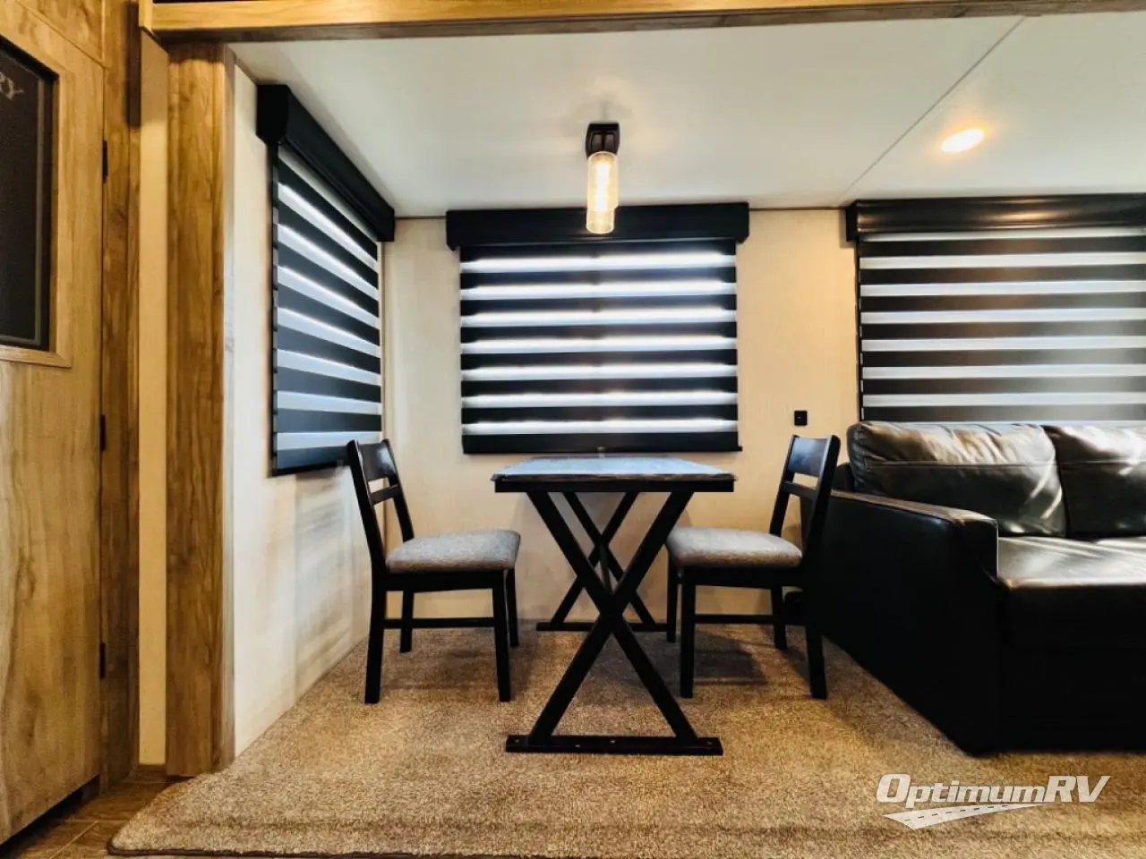 2021 Forest River Cherokee Arctic Wolf 271RK Photo 6