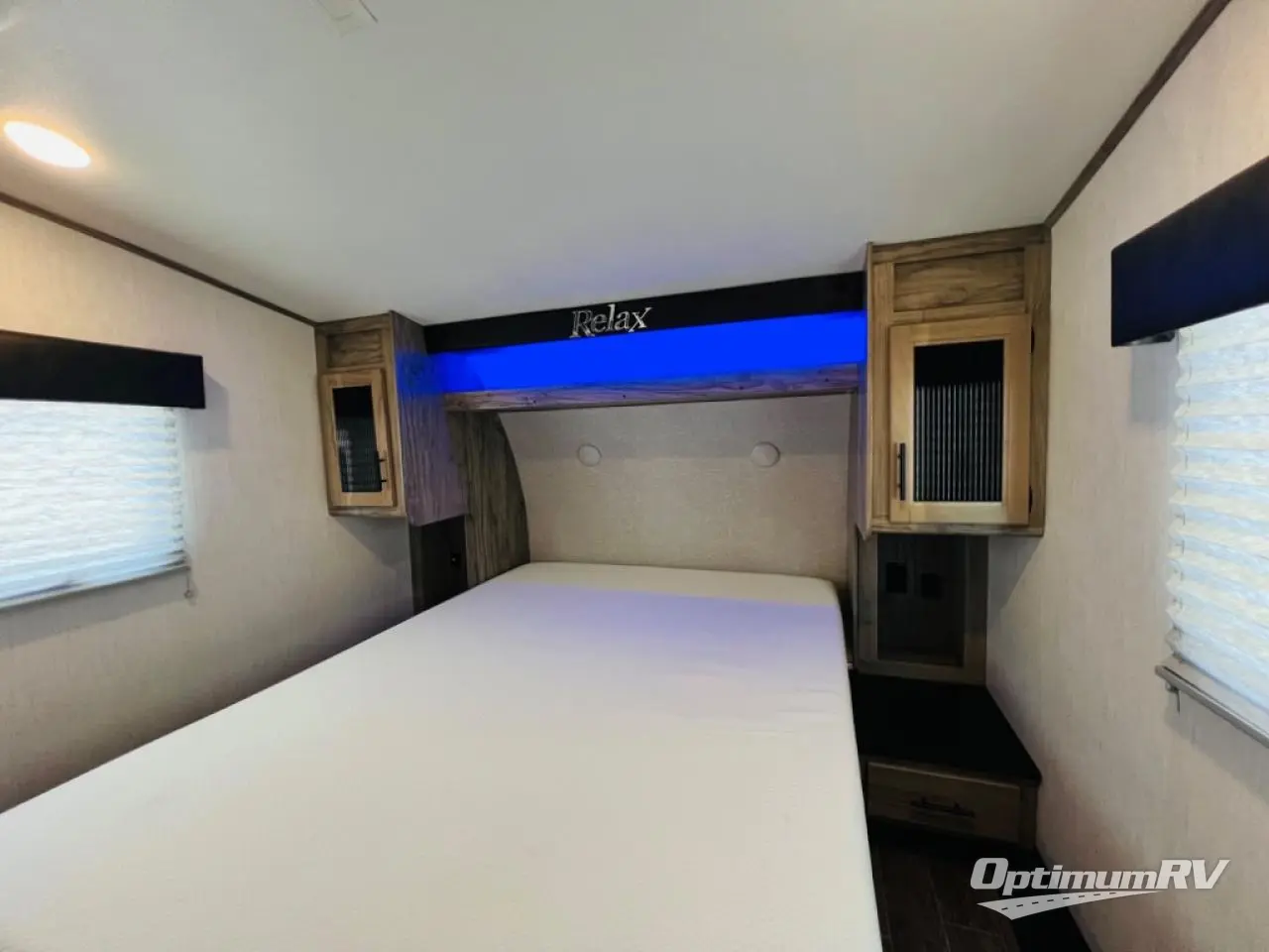 2021 Forest River Cherokee Arctic Wolf 271RK Photo 12