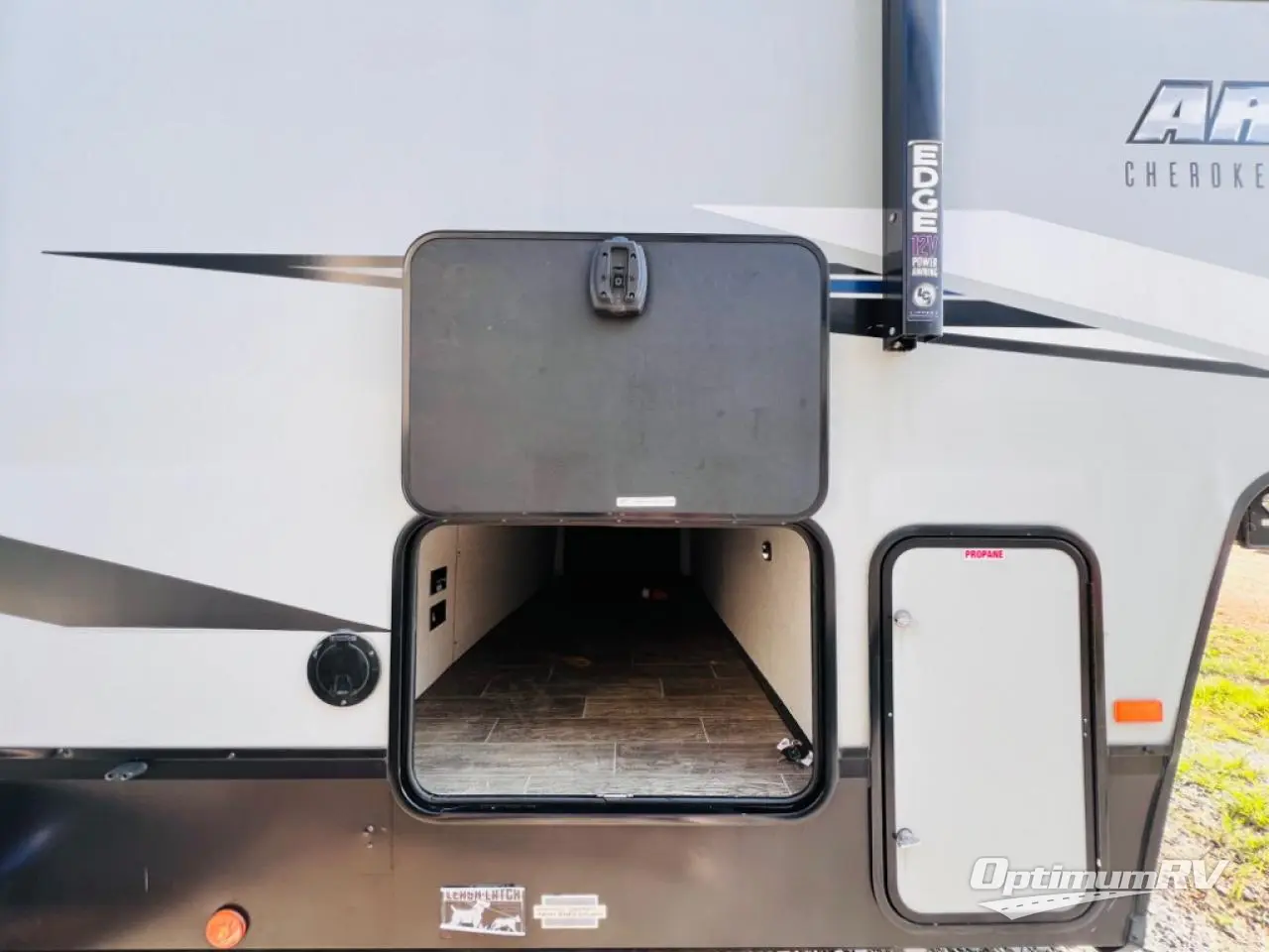 2021 Forest River Cherokee Arctic Wolf 271RK Photo 15