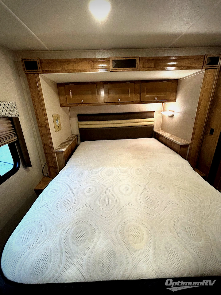 2019 Coachmen Leprechaun 311FS Ford 450 Photo 16