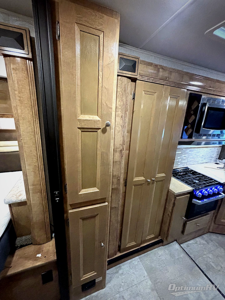 2019 Coachmen Leprechaun 311FS Ford 450 Photo 19
