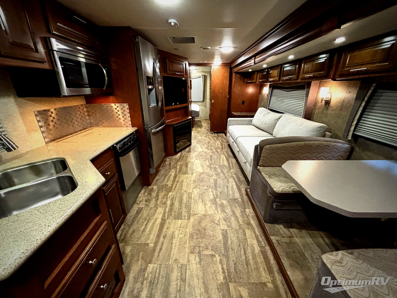 2015 Forest River Georgetown 335DS Photo 4