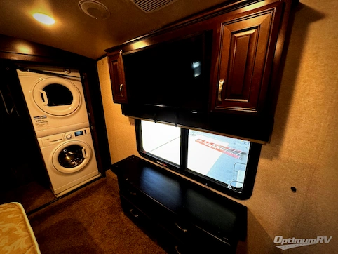 2018 Jayco Pinnacle 36KPTS RV Photo 4
