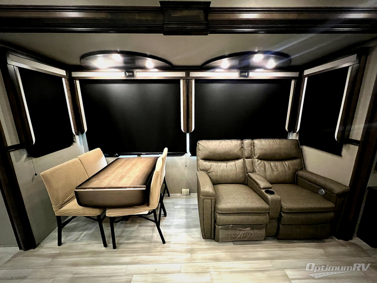 2022 Grand Design Solitude 378MBS Photo 4