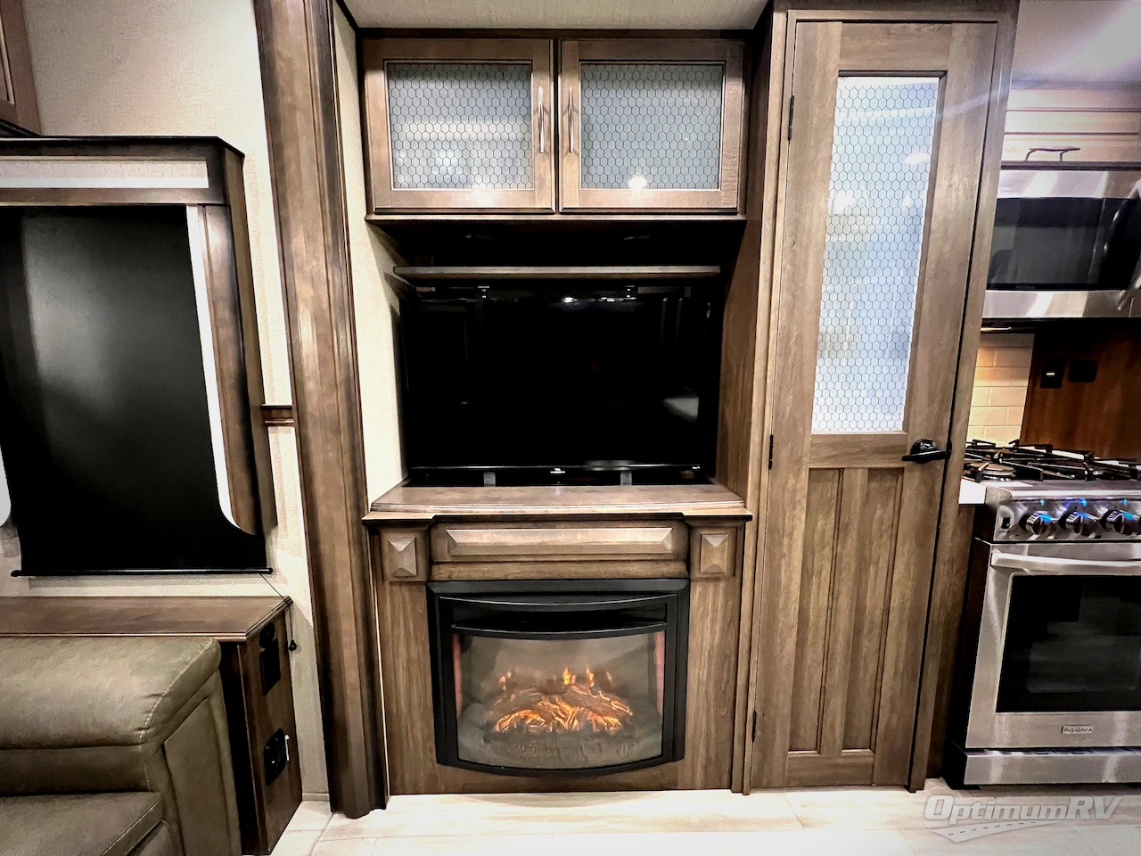 2022 Grand Design Solitude 378MBS Photo 15