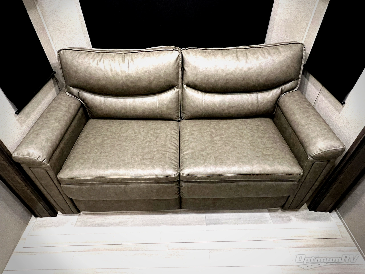 2022 Grand Design Solitude 378MBS Photo 34