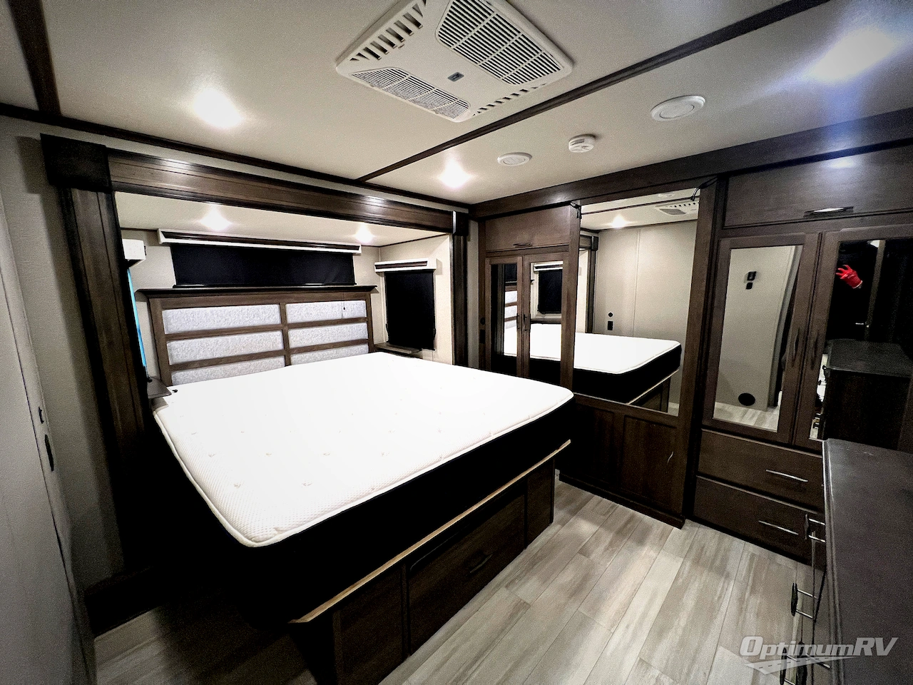 2022 Grand Design Solitude 378MBS Photo 48