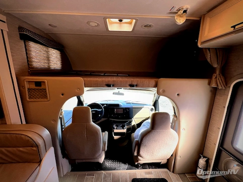 2021 Thor Chateau 25M RV Photo 2