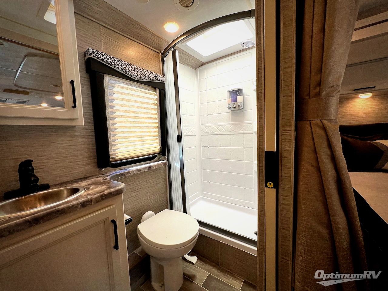 2021 Thor Chateau 25M Photo 19