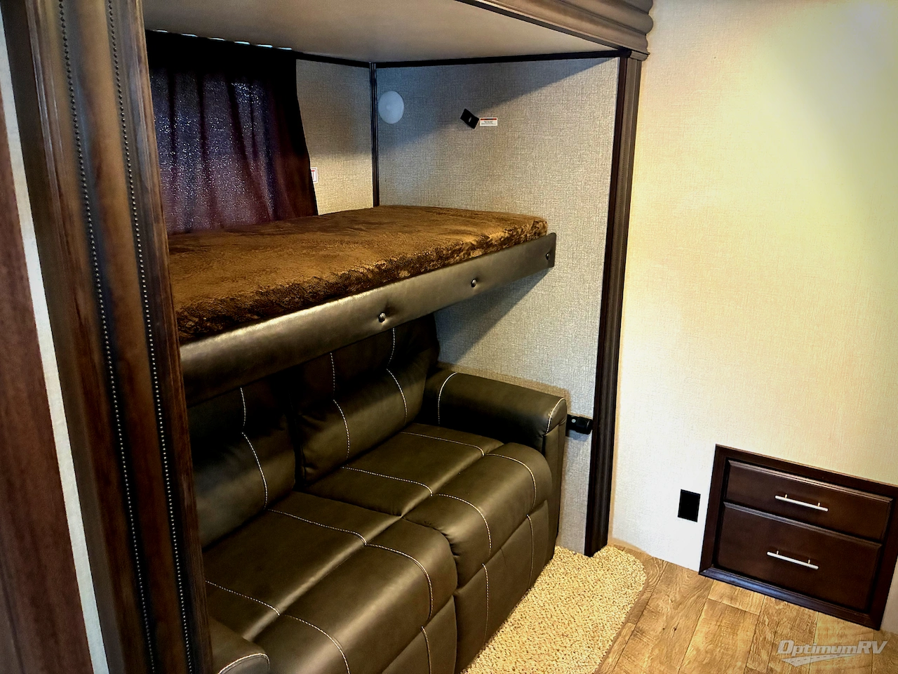 2019 Jayco North Point 377RLBH Photo 11