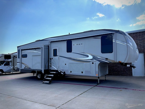 Used 2019 Jayco Eagle 319MLOK Featured Photo