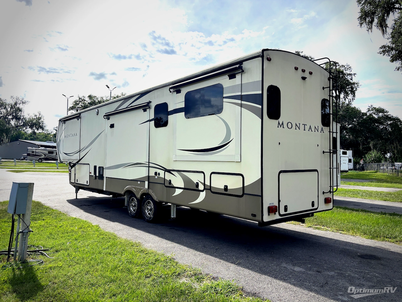 2019 Keystone Montana 3791RD Photo 3