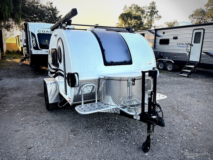 2020 nuCamp TAG XL 6-Wide RV Photo 1