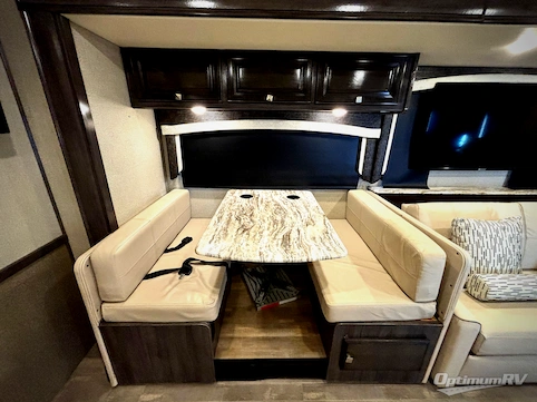 2019 Fleetwood Flair 35R RV Photo 3