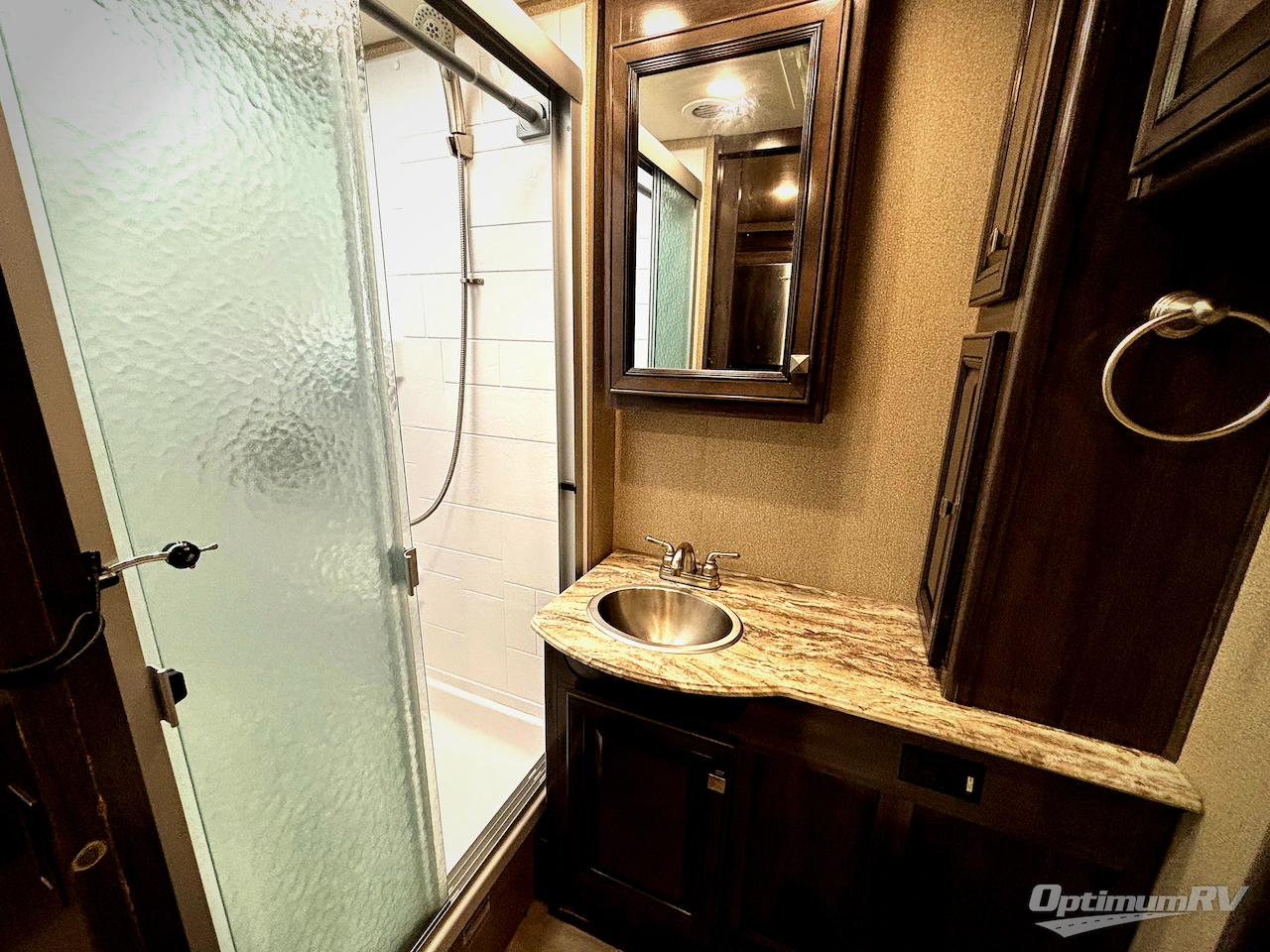 2019 Fleetwood Flair 35R Photo 15