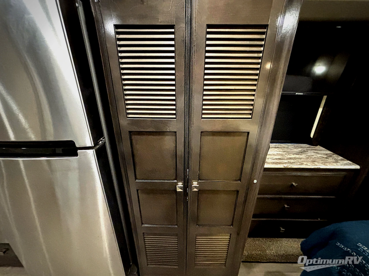 2019 Fleetwood Flair 35R Photo 17