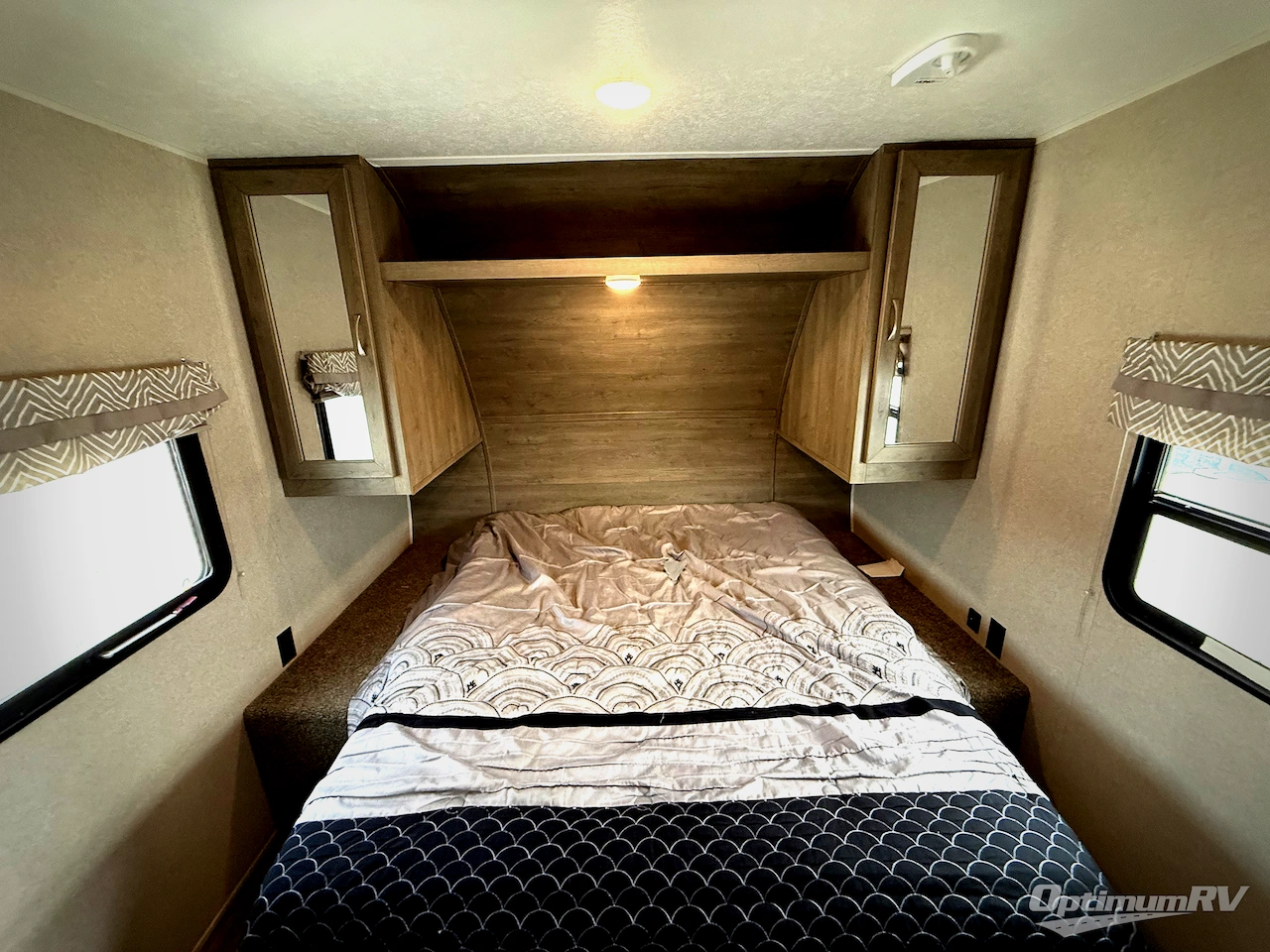 2019 Palomino Puma XLE Lite 27RBQC Photo 18
