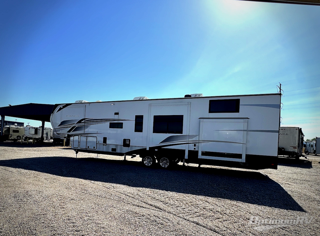 2025 Keystone Montana 3915TB Photo 3