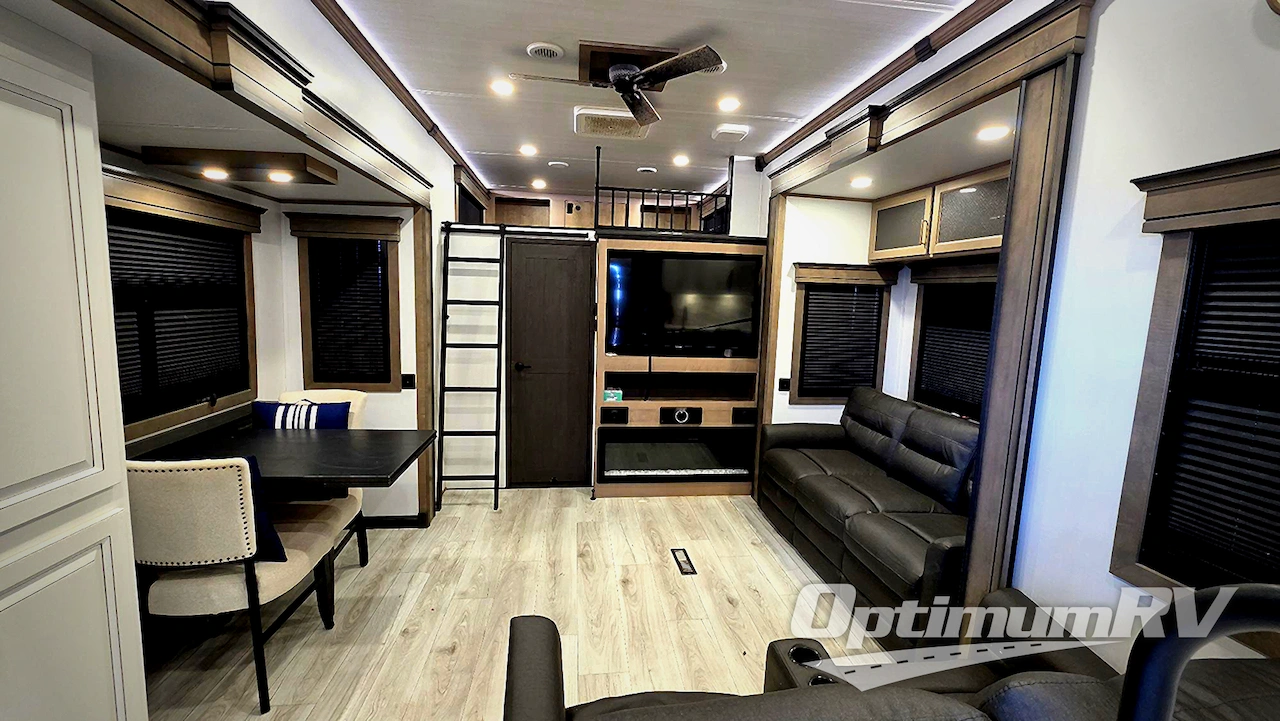 2025 Keystone Montana 3915TB Photo 8
