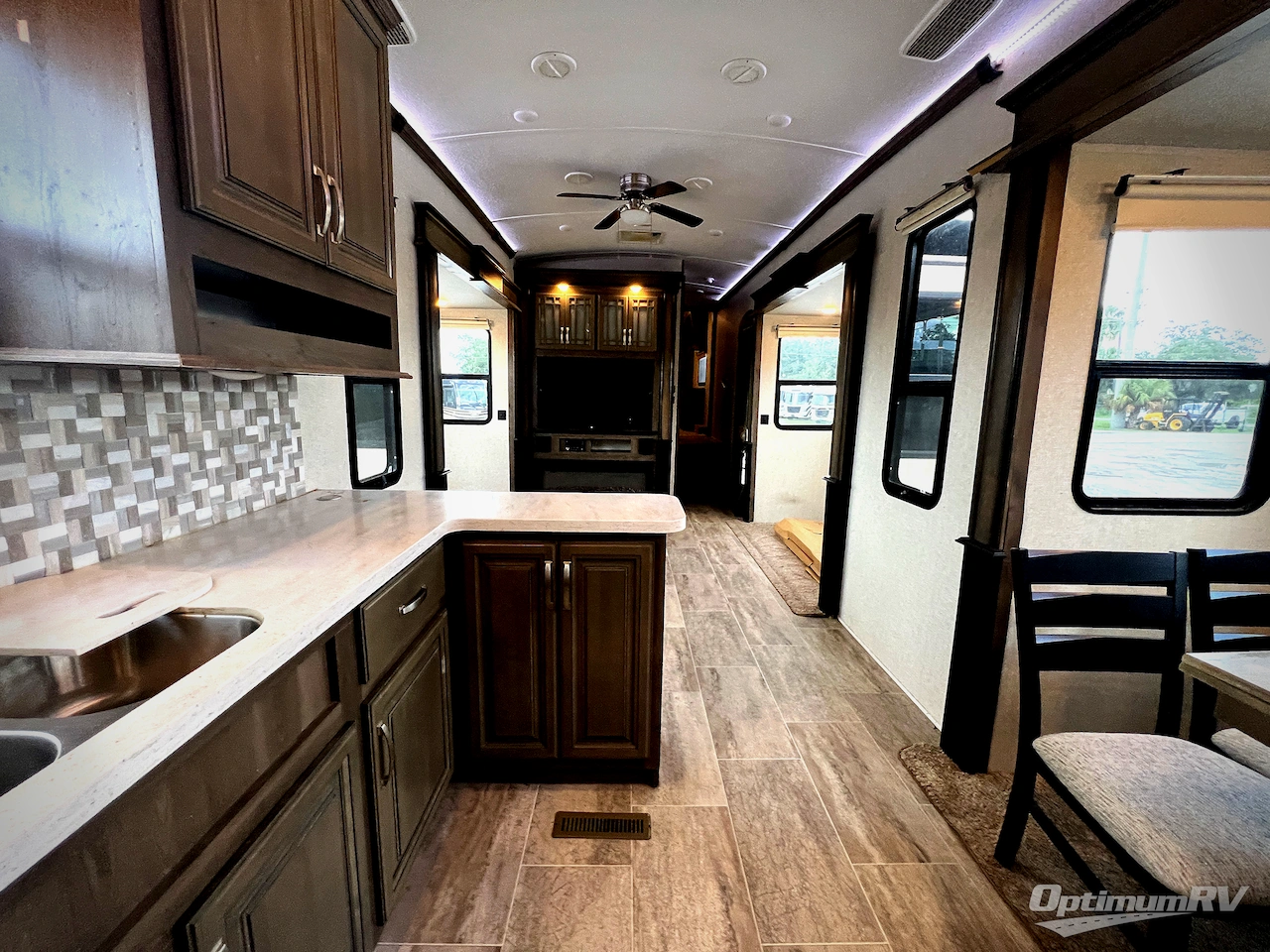 2018 Keystone Montana 3700LK Photo 5