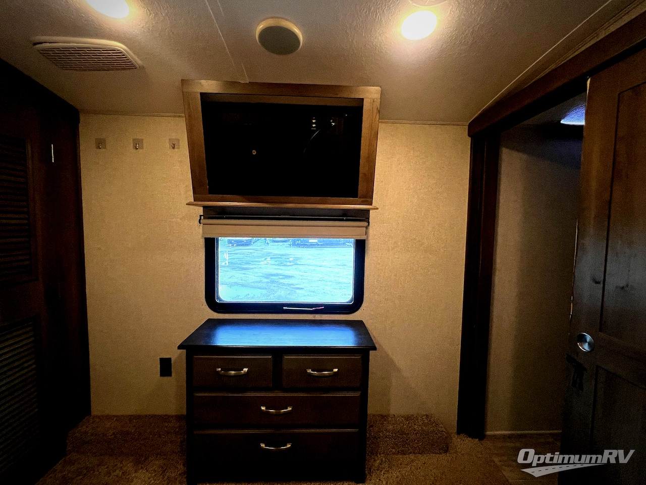 2018 Keystone Montana 3700LK Photo 16