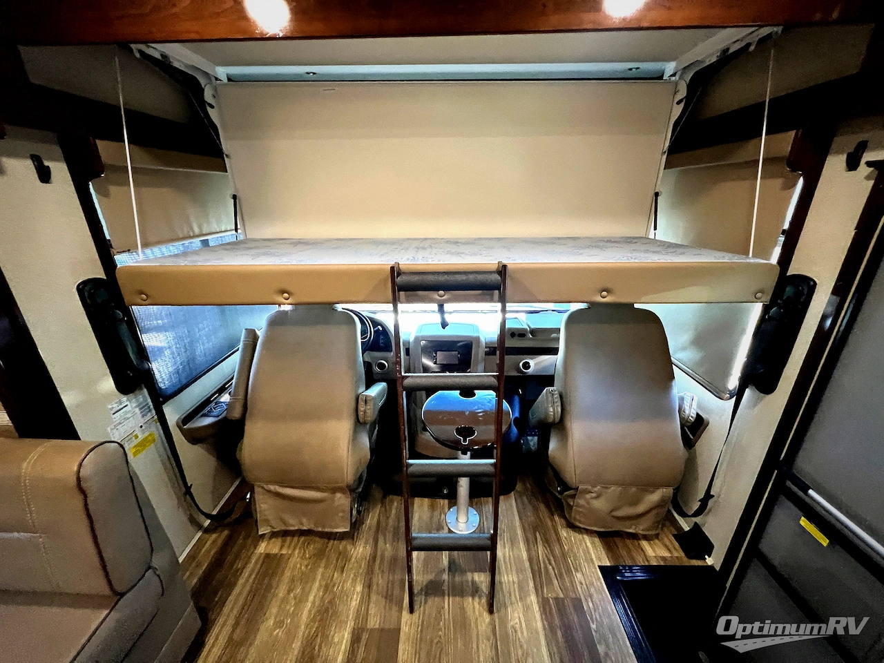 2018 Forest River Georgetown XL 369DS Photo 6