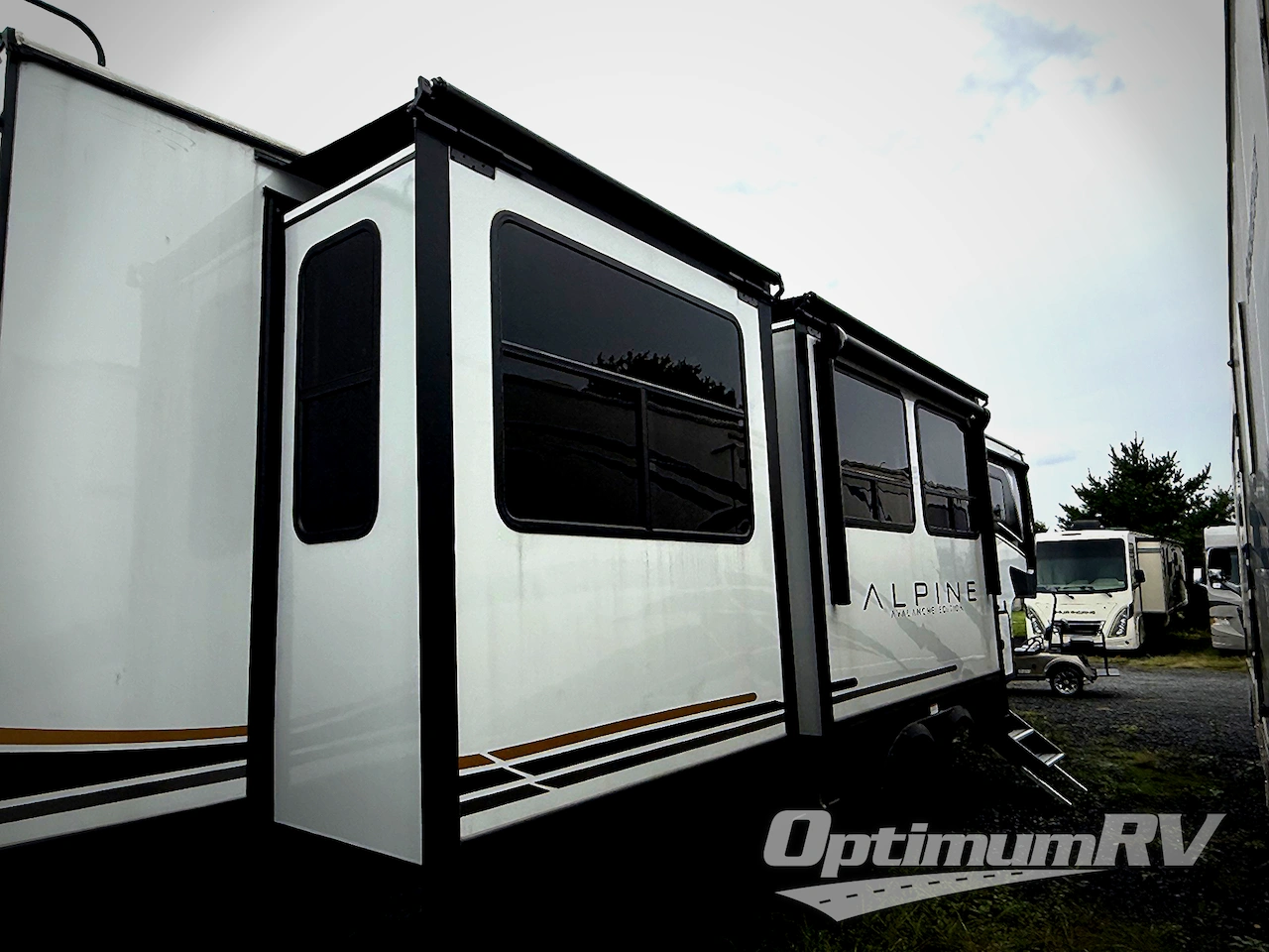 2025 Keystone Alpine Avalanche Edition 366LS Photo 5