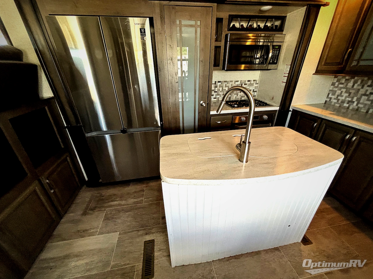 2019 Keystone Montana 3791RD Photo 11