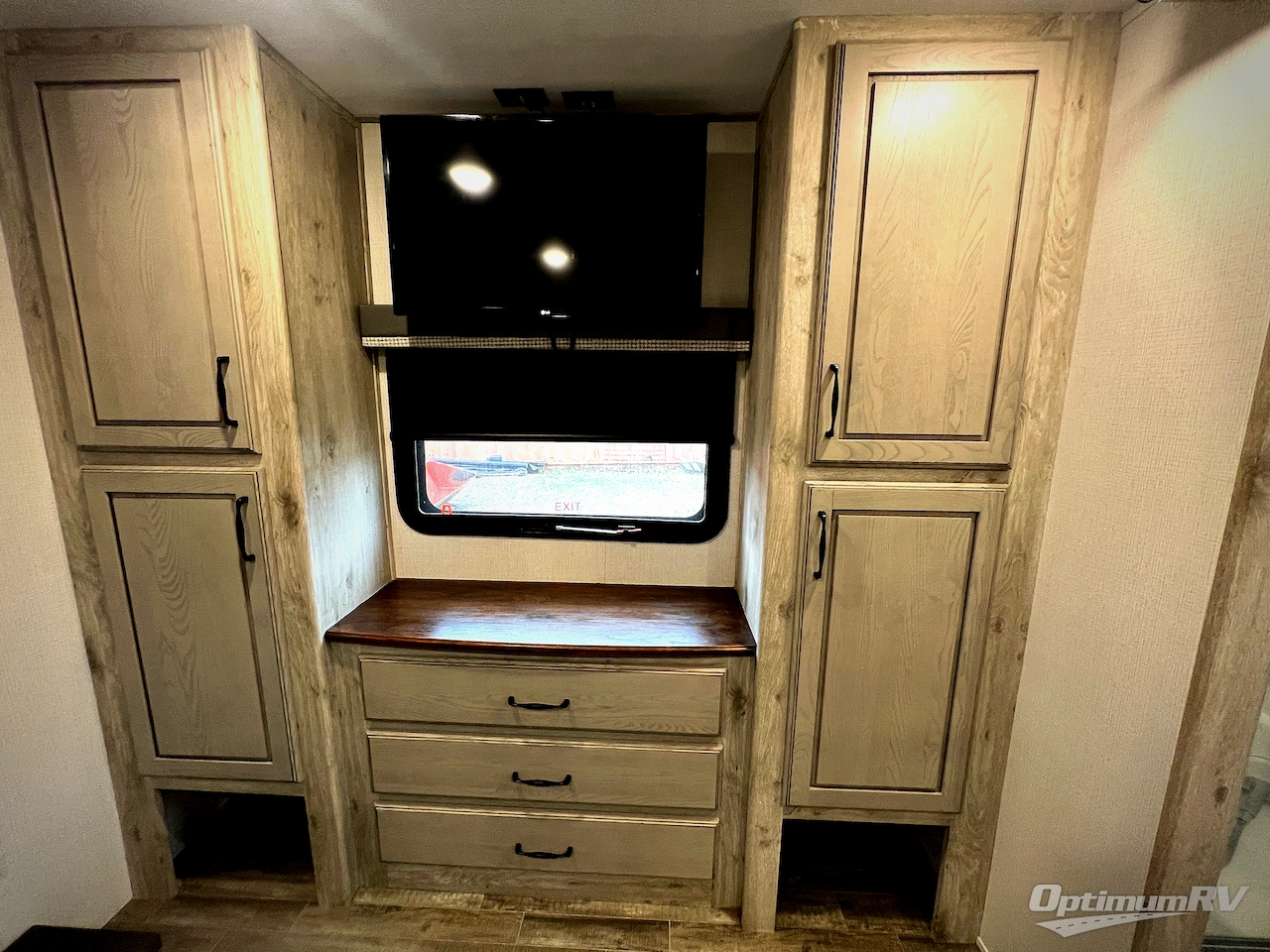 2023 Keystone Avalanche 390DS Photo 10