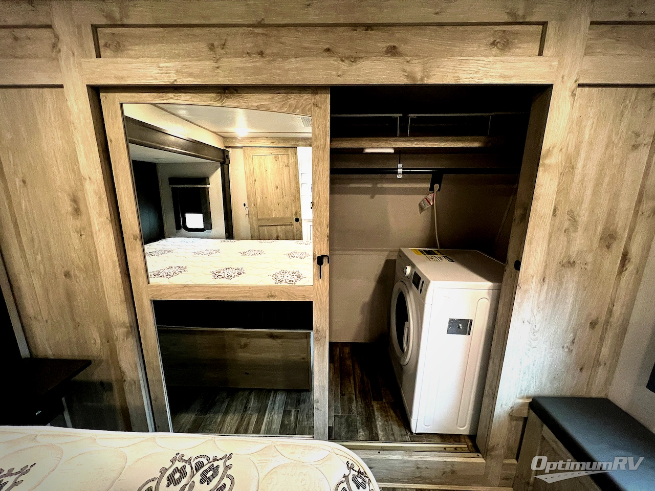 2023 Keystone Avalanche 390DS Photo 18