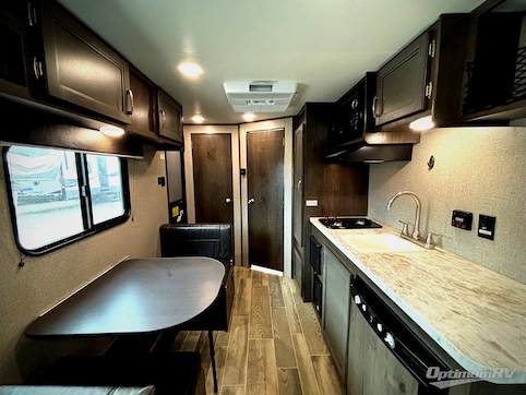 2021 Jayco Jay Flight SLX 7 195RB RV Photo 3
