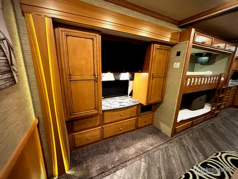2018 Newmar Ventana LE 4042 RV Photo 4