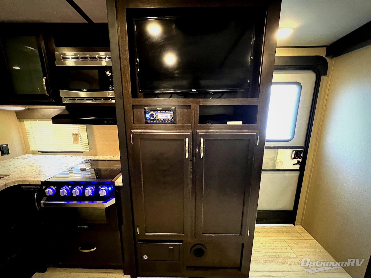 2019 Grand Design Imagine 2150RB Photo 9
