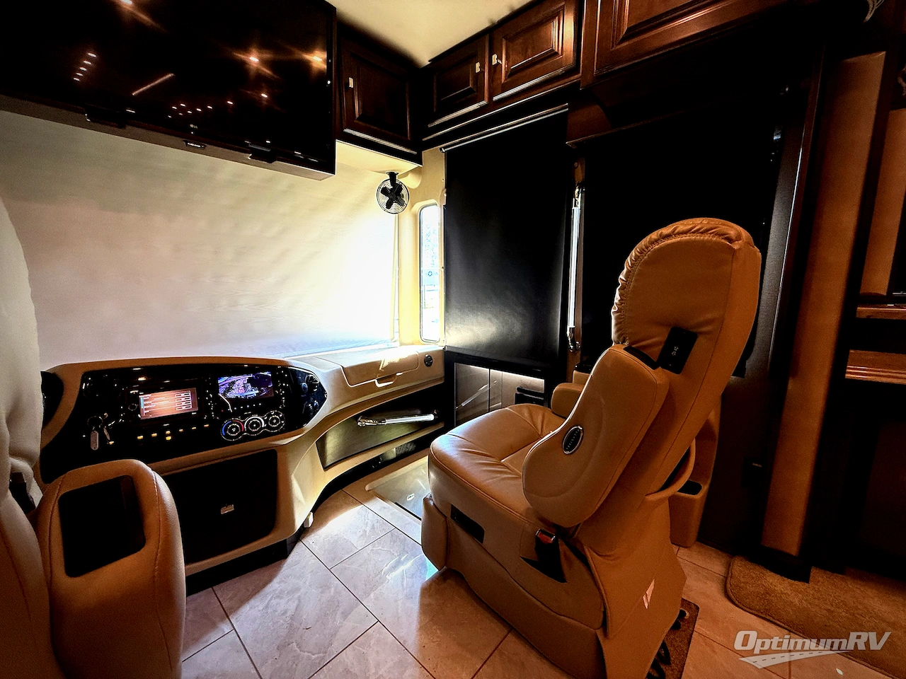 2019 Tiffin Phaeton 37 BH Photo 8