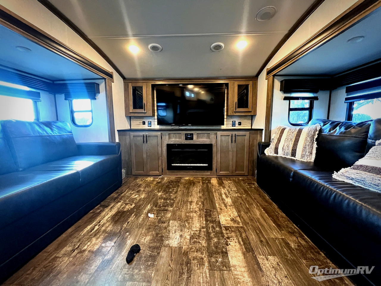 2022 Forest River Sabre 37FLH Photo 6