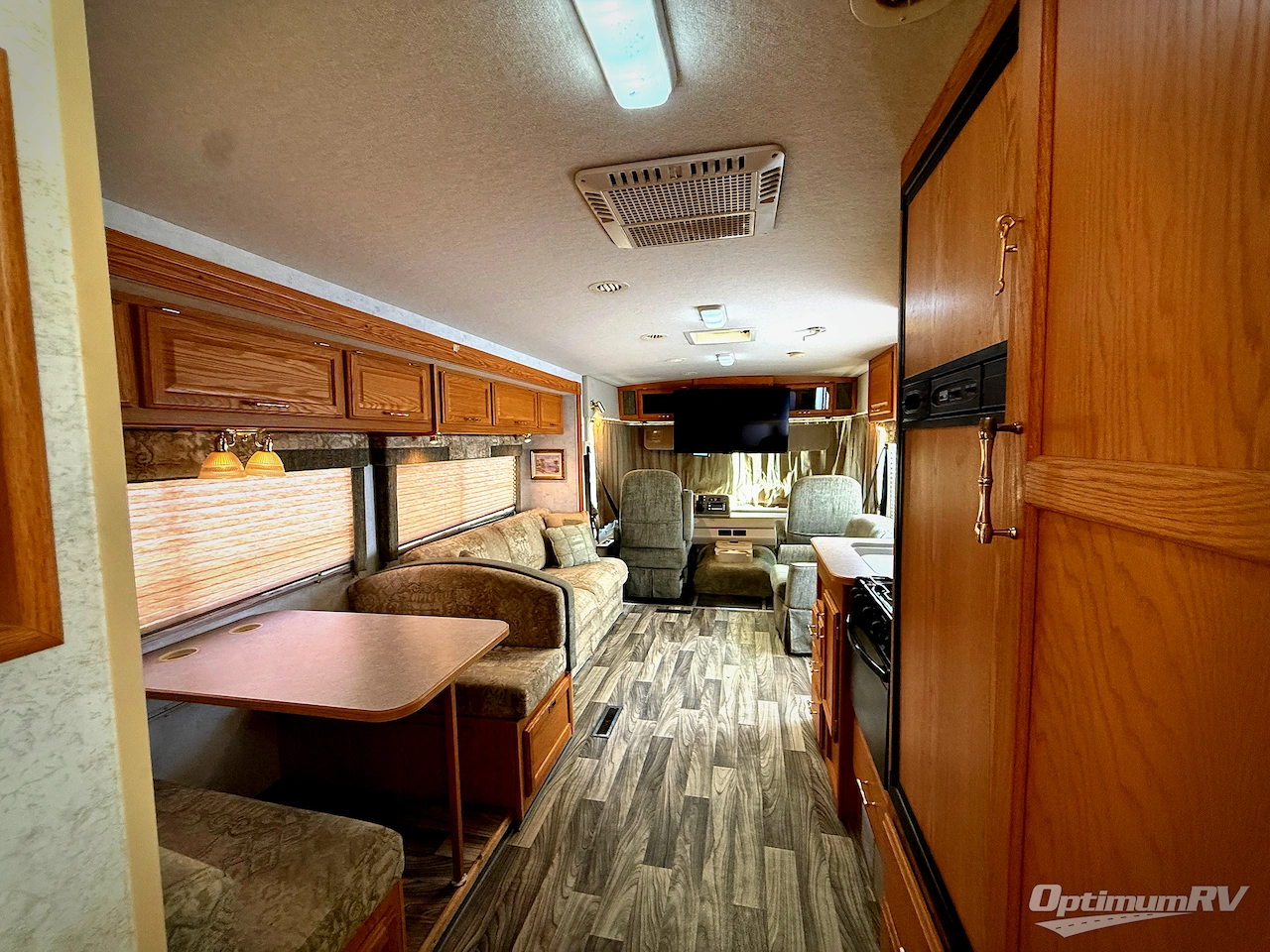 2004 Winnebago Sightseer 30B Photo 6