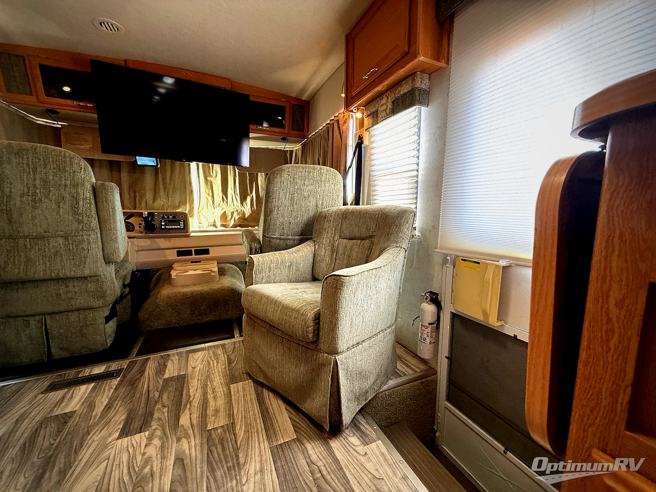 2004 Winnebago Sightseer 30B Photo 11