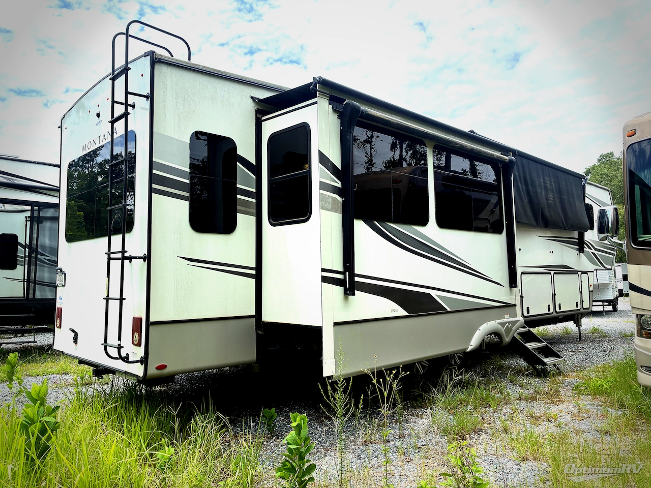 2023 Keystone Montana 3857BR Photo 3