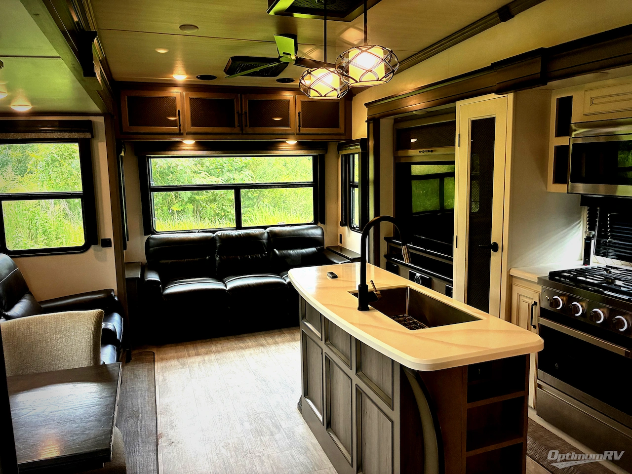 2023 Keystone Montana 3857BR Photo 4