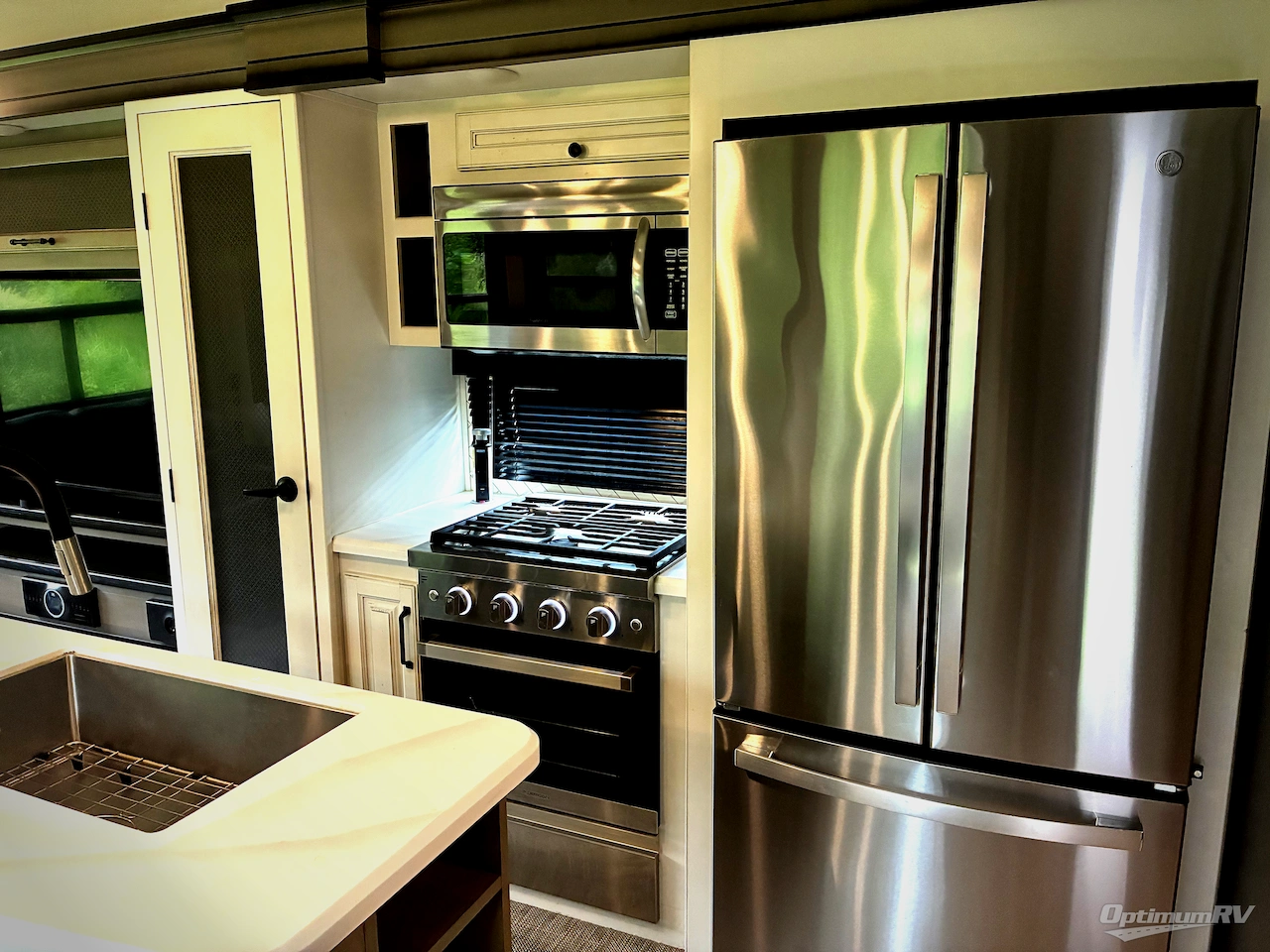 2023 Keystone Montana 3857BR Photo 5