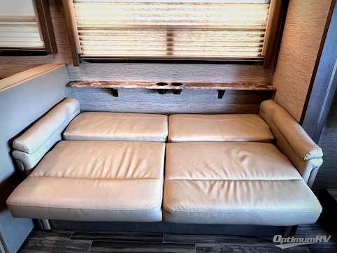 2022 Thor ACE 30.3 RV Photo 2