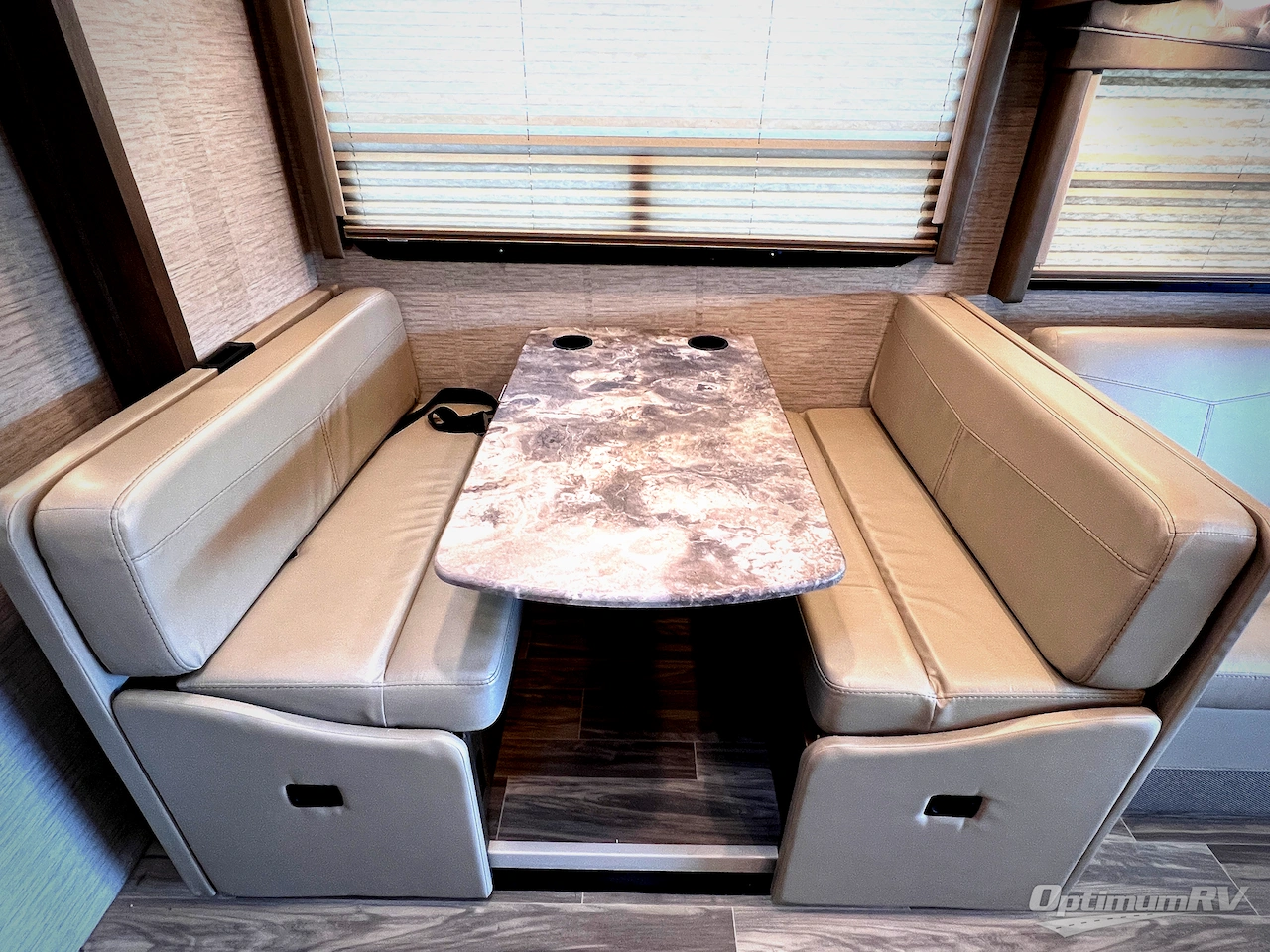2022 Thor ACE 30.3 Photo 13