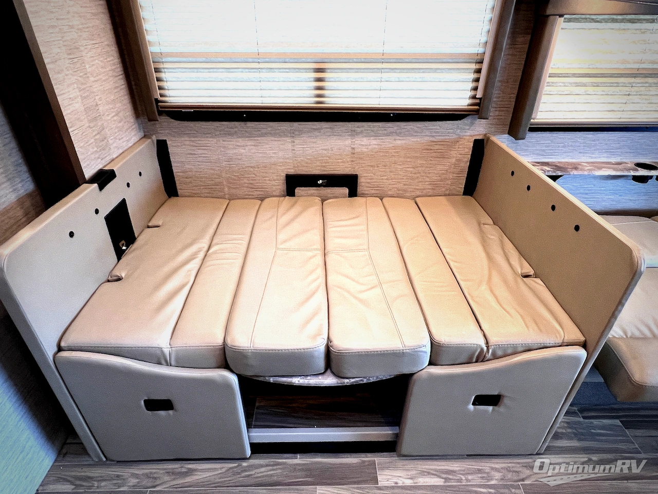2022 Thor ACE 30.3 Photo 16