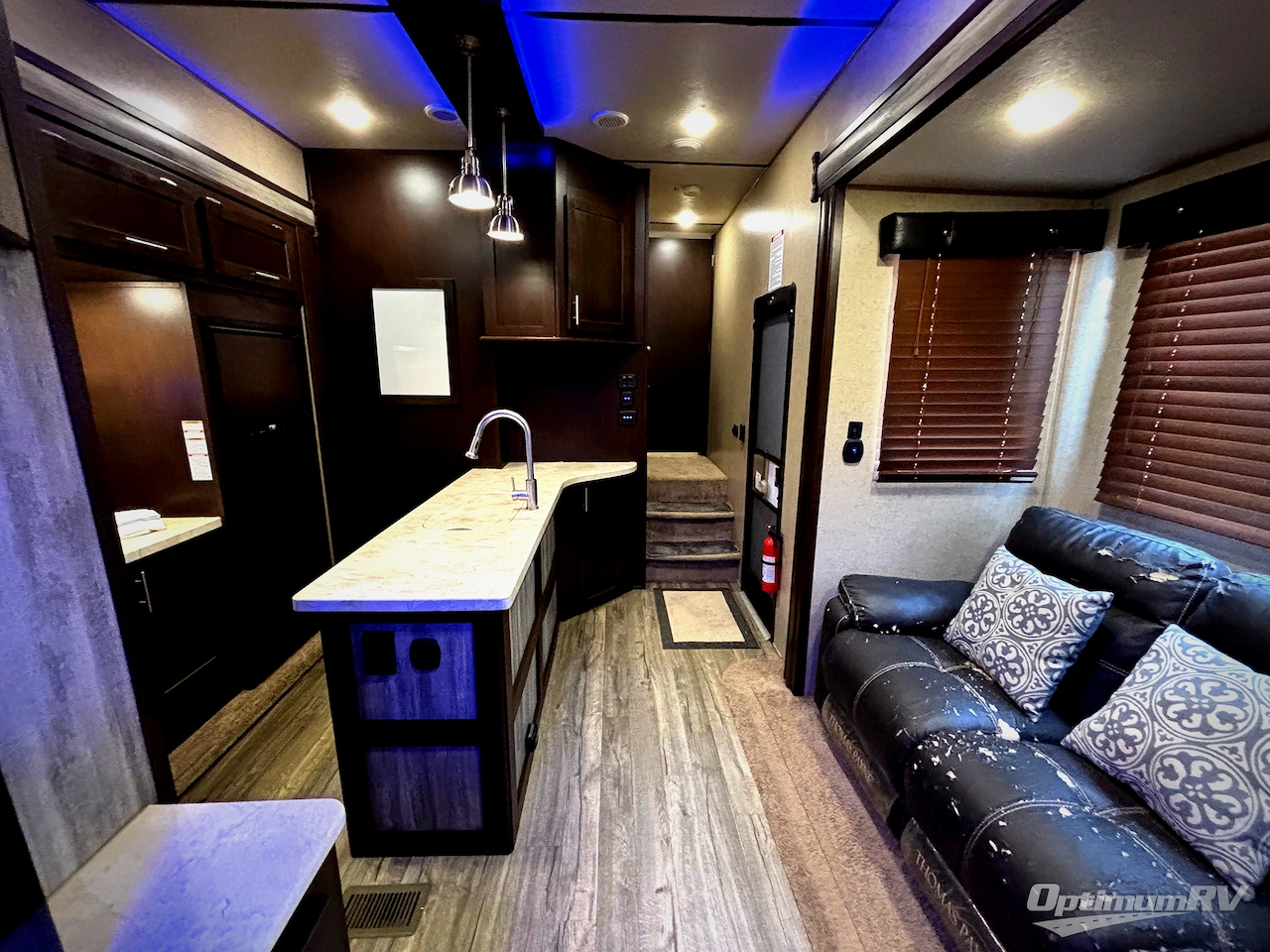 2018 Forest River Cherokee Wolf Pack 325PACK13 Photo 5