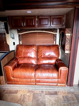 2014 Keystone Montana High Country 338DB RV Photo 2